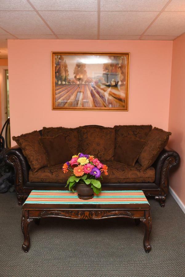 Chestnut Grove Family Resort Mount Pocono Exterior foto